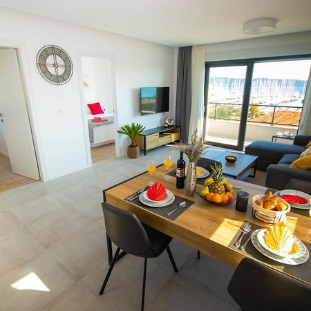 Apartmani Le-Lu Каштела Экстерьер фото