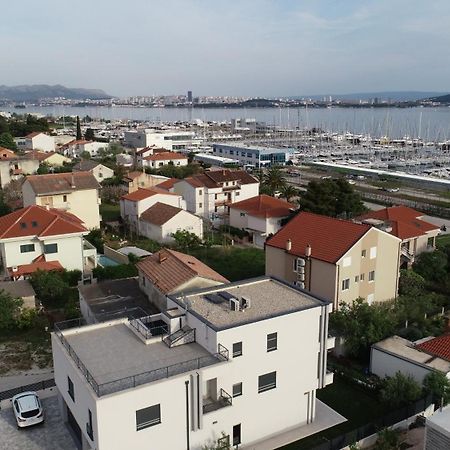 Apartmani Le-Lu Каштела Экстерьер фото