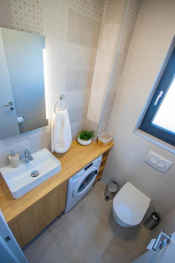 Apartmani Le-Lu Каштела Экстерьер фото