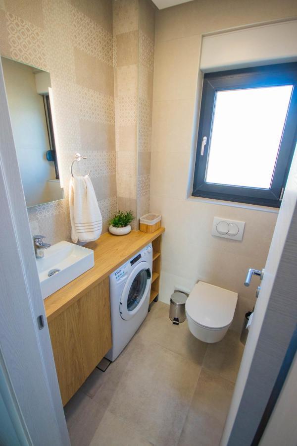 Apartmani Le-Lu Каштела Экстерьер фото