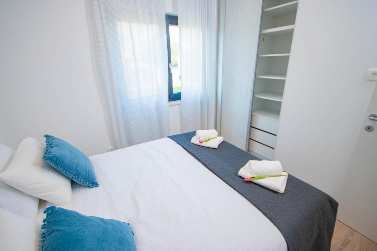 Apartmani Le-Lu Каштела Экстерьер фото