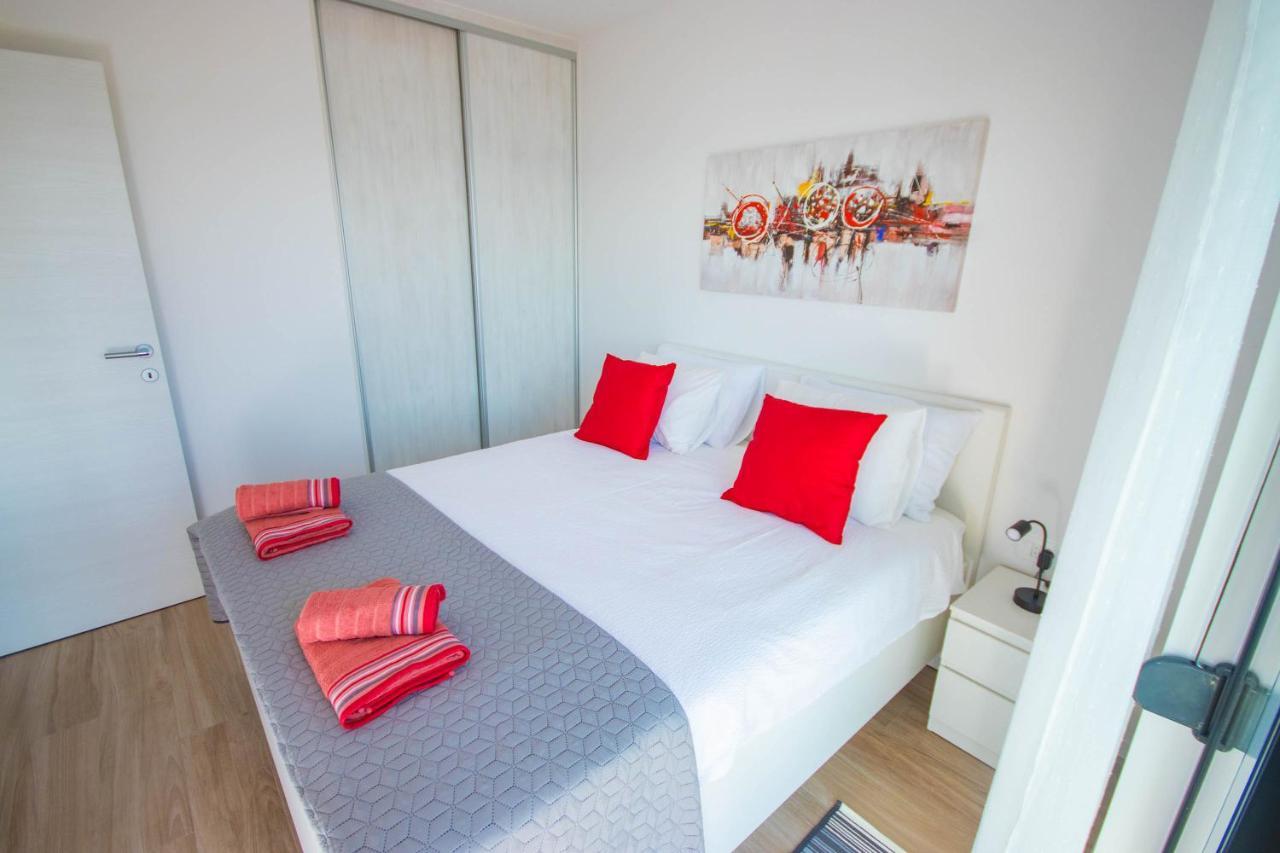 Apartmani Le-Lu Каштела Экстерьер фото