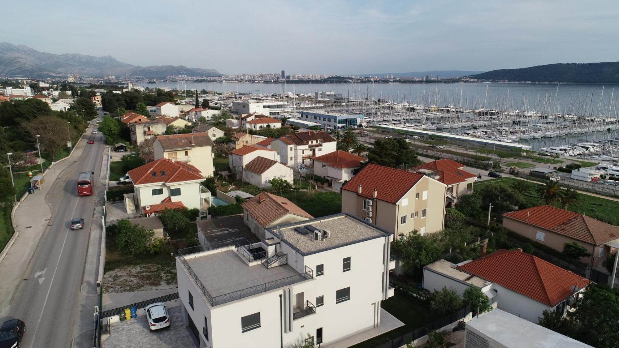 Apartmani Le-Lu Каштела Экстерьер фото